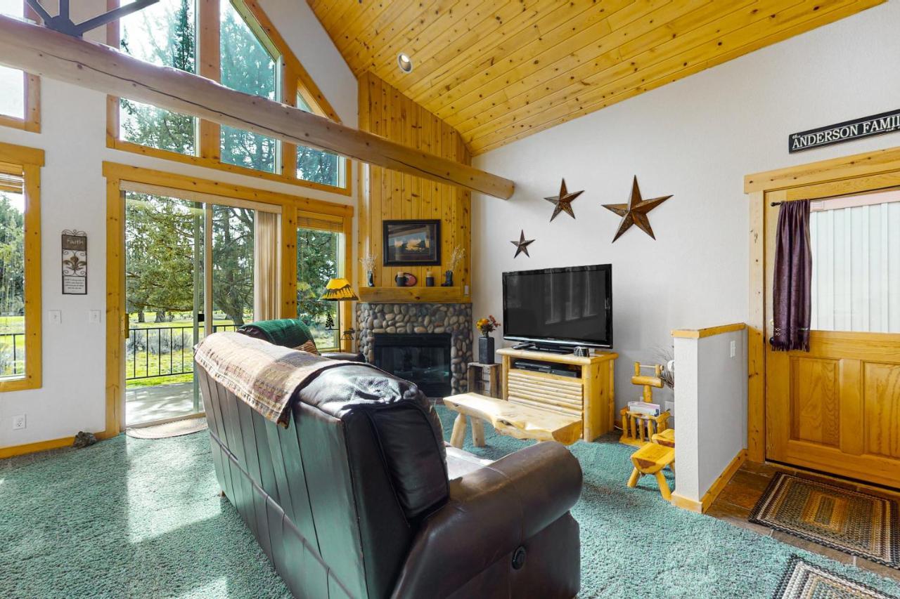 Cinnamon Teal Chalet Redmond Exterior photo